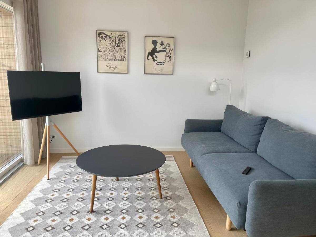 Nybygget Hus I Svaneke Taet Pa Klipper, Skov Og Hav מראה חיצוני תמונה