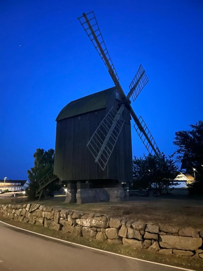 Nybygget Hus I Svaneke Taet Pa Klipper, Skov Og Hav מראה חיצוני תמונה